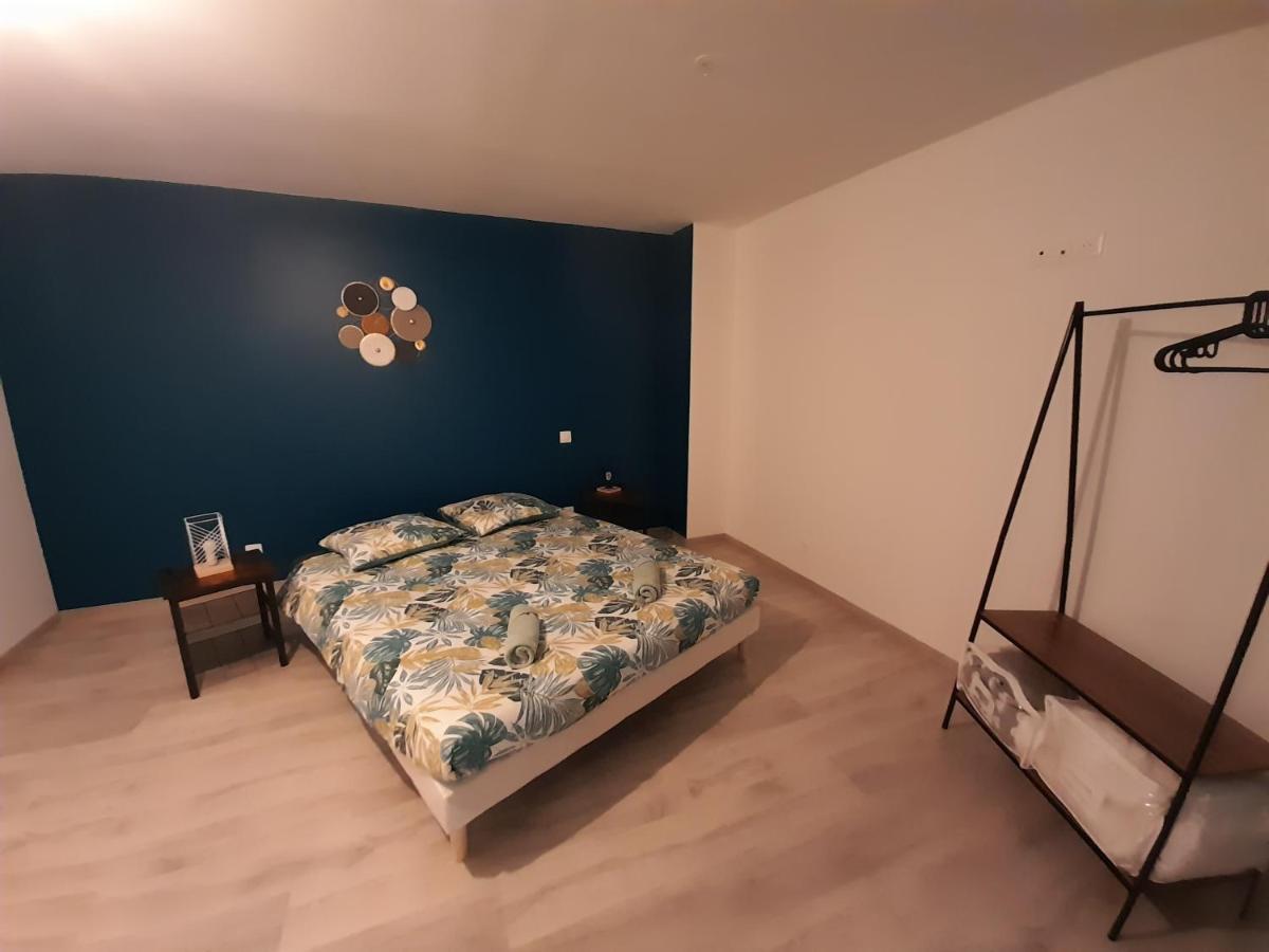 Le Travers Apartment Joigny Exterior photo